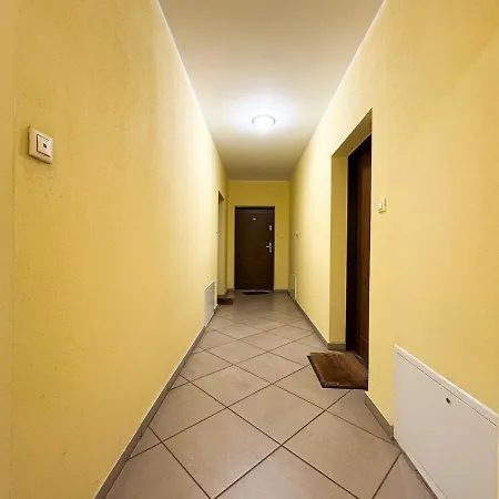2 Rooms, 4 Beds, 6 People Vratislav